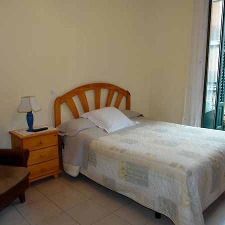 Hostal Dos Naciones Madrid Exterior photo