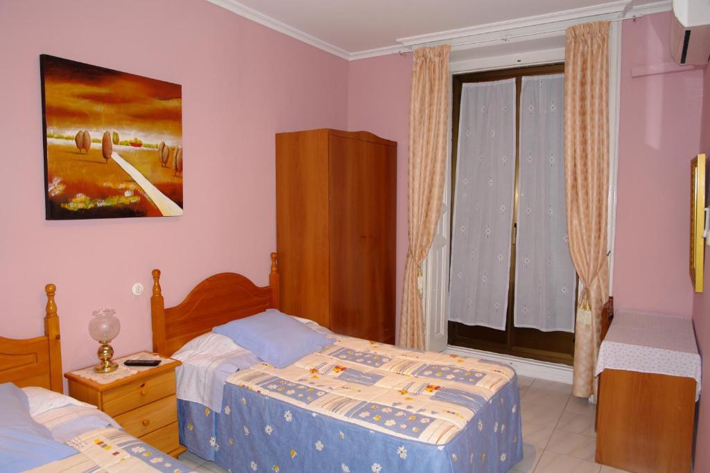 Hostal Dos Naciones Madrid Room photo