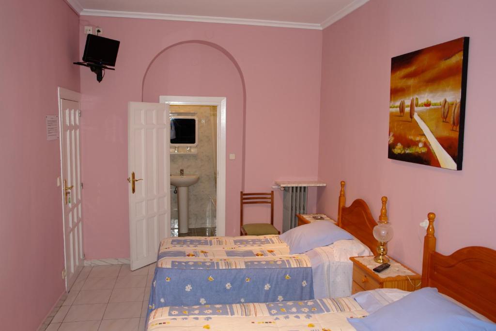 Hostal Dos Naciones Madrid Room photo